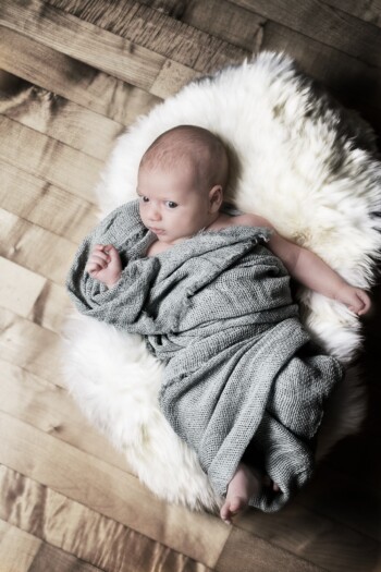 Baby Fotograf Basel Newborn Fotoshooting by Beauty Portraits Newborn Fotoshooting beim Kunden in Baselland