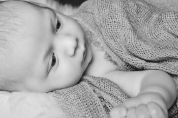 Baby Fotograf Basel Newborn Fotoshooting by Beauty Portraits Newborn Fotoshooting beim Kunden in Baselland
